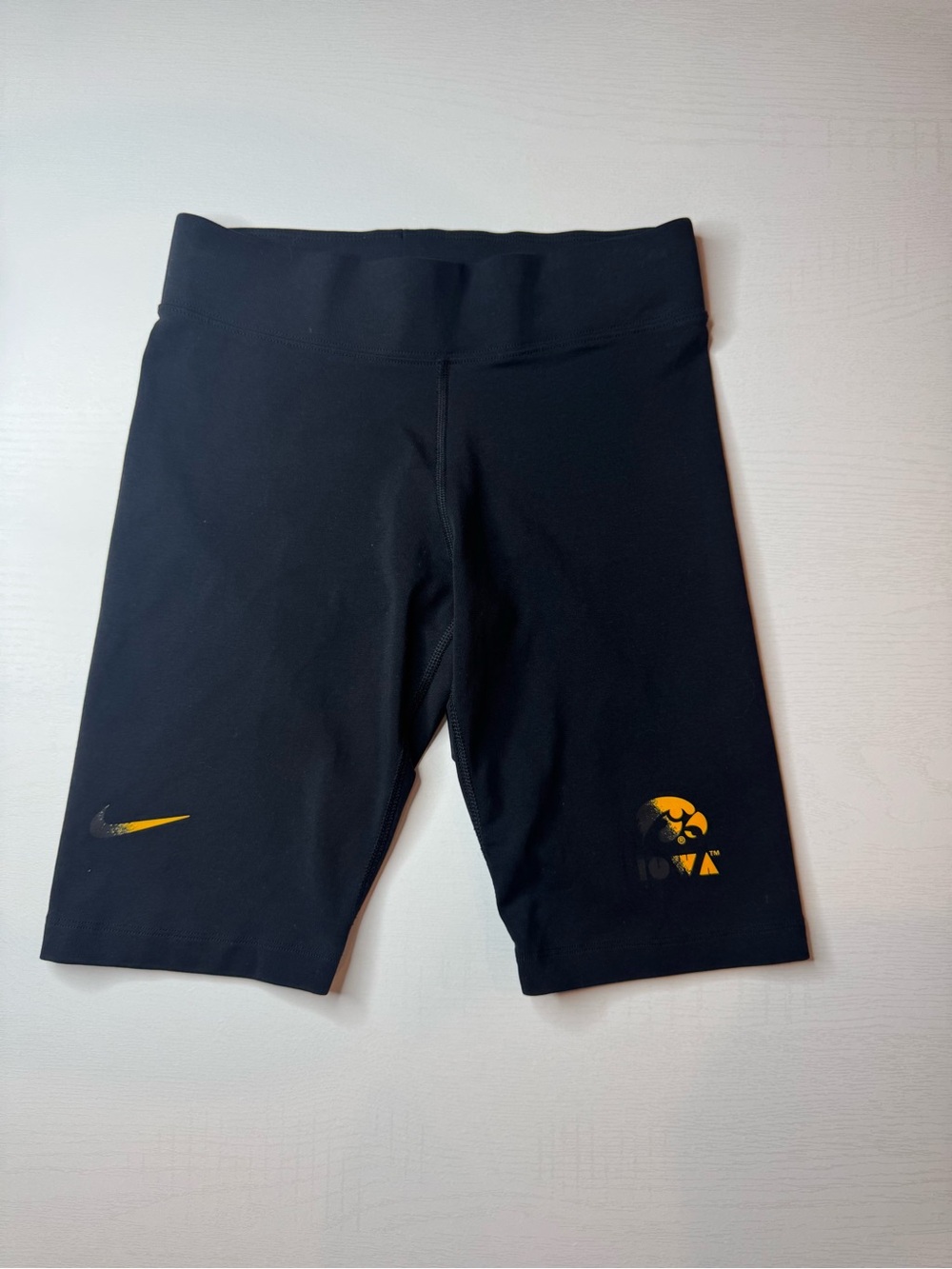 Nike Iowa Hawkeyes Tight Fit Black Biker Shorts Women’s Small